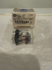 New Allen Bradley 700-HF32A24 Relay, 240V