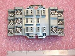 QTY (1) SR3B-05 IDEC 11 PIN BLADE PLUG-IN RELAY SOCKET 10A 300V NOS