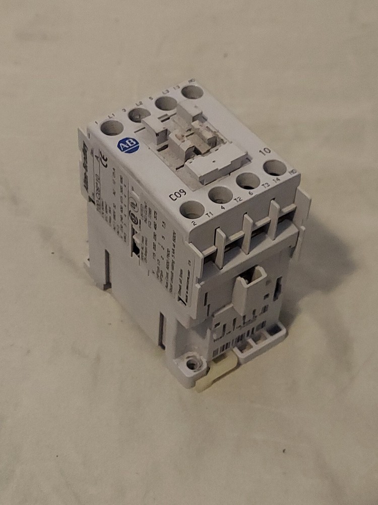 100-C09*10 Allen Bradley Contactor, Cat #100C0910, Ser A, 32 Amps, 120VAC coil
