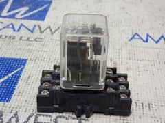 Dayton 5X835F Relay 120V with socket base Allen Bradley 700-HN127