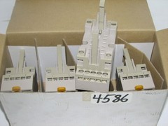 4 Pieces Omron P25-14F-End Socket – Din Rail – Surface Mounting – 24Vdc -250Vac