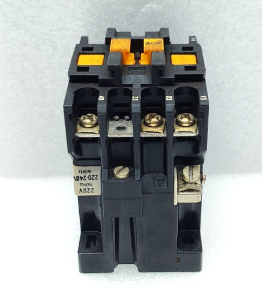 TELEMECANIQUE CA2-DN 140 CONTACTOR RELAY 220-240V 50/60Hz NEW FAST SHIPPING