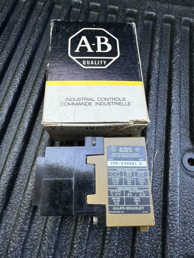 New Old Stock Open Allen Bradley 700-P400A1 Control Relay 110-120V