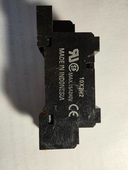 DIN MOUNT Relay Base PTFO8A-E; 8-Blade Base; 12A @ 250VAC