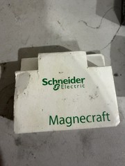 Schneider Electric 821TD10H-UNI SPDT Timing Relay 10FUNC New