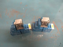LOT OF 2 FINDER RELAY 55.34.9.024.0090 24Vdc 7A A AMP 553490240090 w/BASE