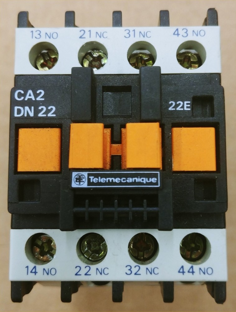 TELEMECANIQUE CA2DN22 22E F7 (110v Coil) 10A Control Relay