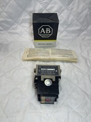 Allen Bradley Motor Control Relay Contactor 700-P400A1 Ser. A Bulletin 700 Contc