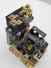 Square D 9050 A0-10D AC Pneumatic Timing Relay 15A 600V Series A 120/110V Coil