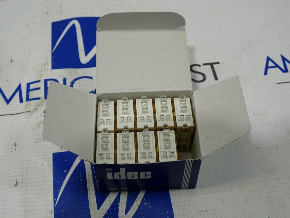 IDEC RH1B-U DC RELAY 10A AC 220V Box of 9