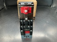 Cutler-Hammer D23MR802A Type “m” Relay 8NO, 0NC, 120v