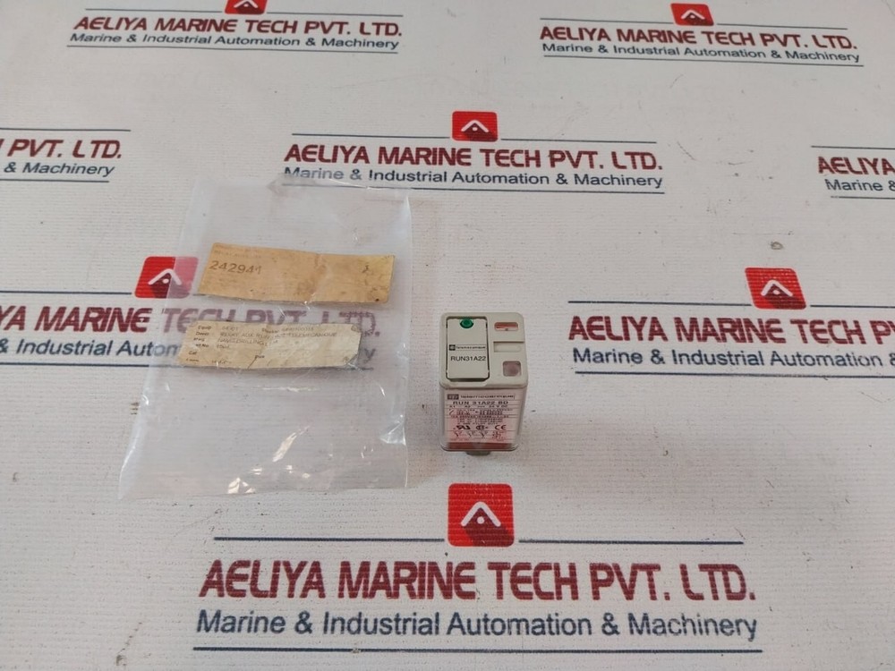 TELEMECANIQUE RUN 31A22 BD Relay Plug IEC255-1-00 10A 250VAC