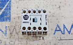 Allen Bradley 700DC-MB310* Control Relay 300V 10A Ser A 110/120V Coil