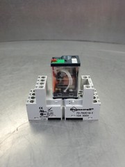 Schneider Electric 792XDXM4L-120A 6-8A Relay w/Magnecraft 70-782E14-1 Base 4B-34