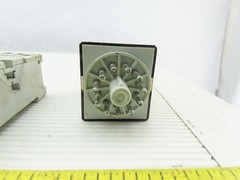 Allen Bradley 700-HA33Z24 Ser D 700-HN101 Ser C Relays And Sockets Lot Of 5