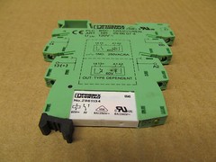NEW PHOENIX CONTACT PLC-BSC-120UC/1/SEN 2966074 RELAY/TERMINAL BLOCK (2 AVAIL)