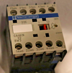 CA4KN22BW3 LA1KN11 Telemecanique 24V Relay Contactor Expansion Controls DIN Rail