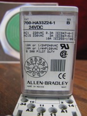 Allen-Bradley 700-HA33Z24-1 Relay 10a 24v dc 3PDT with 700-HN101 Socket
