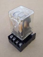 LINE ELECTRIC CO. TYPE MKH2A RELAY WITH ORB8PF SOCKET LINE ELECTRIC BASE