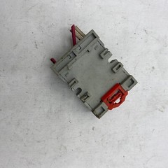 DAYTON 5X852M RELAY SOCKET 300V 15A/600V 10A 8-PIN QTY:1 ⭐
