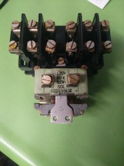 GE Machine Tool Relay CR2810A15DE 110V Coil 10A 600V