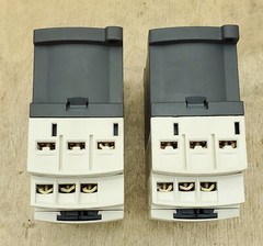 Schneider Square D Control Relay CAD32 BD w/ 24 VDC Coil 3 N.O. & 2 N.C. – NEW