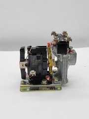 Square D 9050 A0-1D AC Pneumatic Timing Relay 15A 600V Series C 120/110V Coil