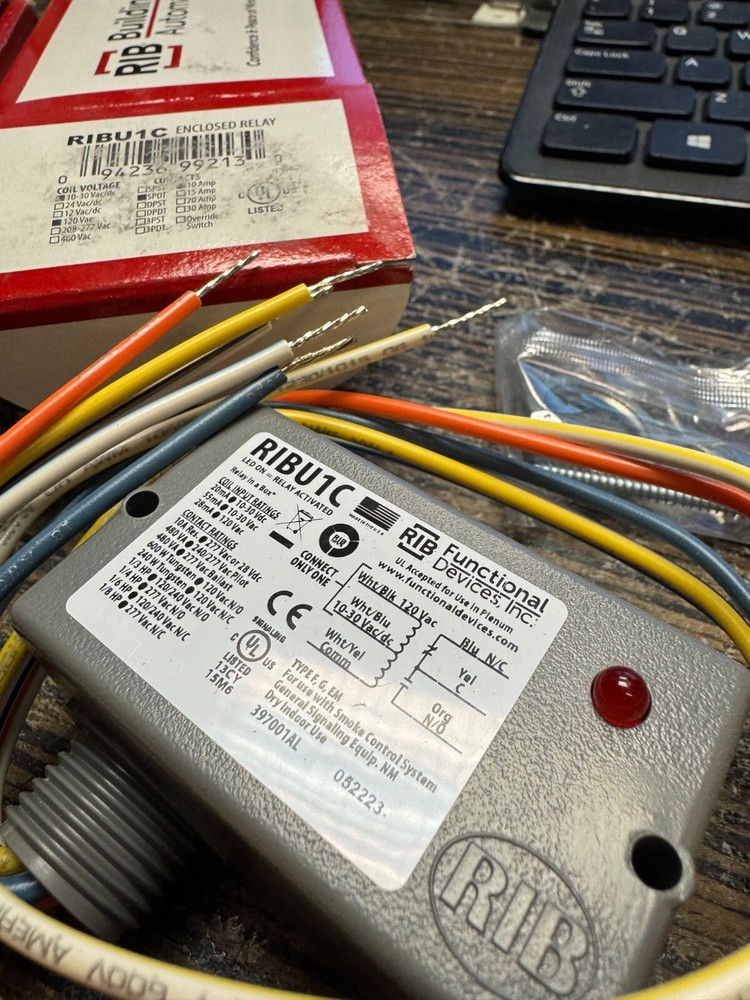 RIBU1C ENCLOSED RELAY 120V LOT OF 4 NEW FUNCTIONAL DEVICES