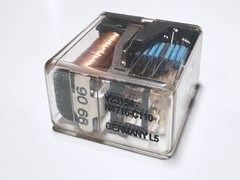 V23154-N4716-C110 Siemens PCB Cradle Relay 10VDC 4PDT 2A 125VAC/150VDC Bifurc.