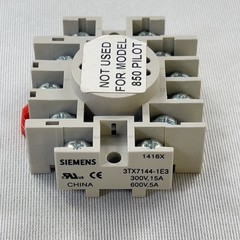 3TX7144-1E3 Siemens Relay Socket 11-Pin 300V/600V 15A/5A DIN Rail Panel Mount