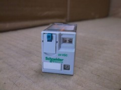 782XBX2M4L-24D Schneider DPDT 15A LED 8 Blade Relay Lockable 24VDC Magnecraft