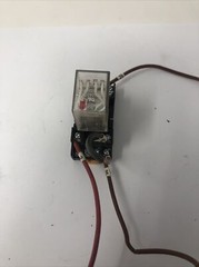 SKY ELECTRONICS SKMPL-4C-240VAC 5A YOUNG RELAY SOCKET NDSQ-14 – PREOWNED