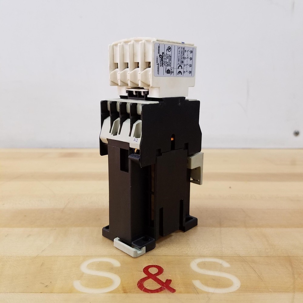 Telemecanique CA3DN62BDREQ3548G6 w/ LADN40 and LA4 DE 1E Supressor – USED