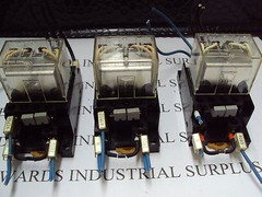 3 OMRON LY4 Coil Relay IEC255 W/Socket, Base 2-M4X12 Plug