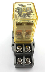 IDEC RH2B-UL RELAY With IDEC SH2B-05 Socket Base 10A 300V — NEW READ