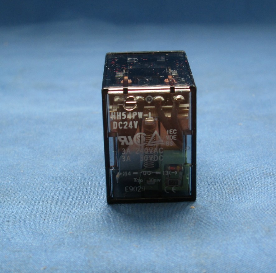Fuji HH54PW-L Miniature Control Relay new
