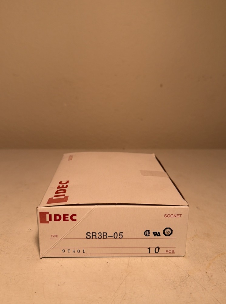IDEC SR3B-05 Relay Socket 10-Pack Industrial Base