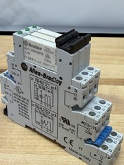 (3) Allen Bradley 700-HLT1Z Control Relays w/ Jumper Bar Industrial Automation