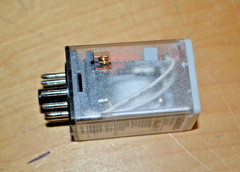 SIEMENS ~ 3TX7112-1NC13 ~ RELAY 3 PDT 12 AMP 11 PIN OCTAL 24 VAC