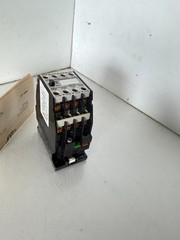 NEW SIEMENS-ALLIS RCN441 CONTROL RELAY 120V 60HZ 110V 50HZ 4 N.O. – 4 N.C. (36)