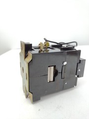 GE General Electric CR120B D02041 Series A 600 Volt Industrial Relay