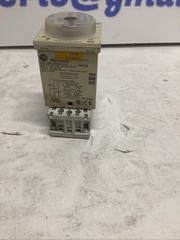 ALLEN BRADLEY 700-HR52TU24 SER. B W/ 700-HN101 Ser C I-078