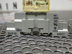 Idec (1) RH2B-U DC24V & (1) RH2B-U AC110-120V & (1) RH1B-U DC24V Relays & Bases