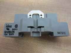 IDEC SH2B-05 Relay Socket SH2B05 W/Jumpers