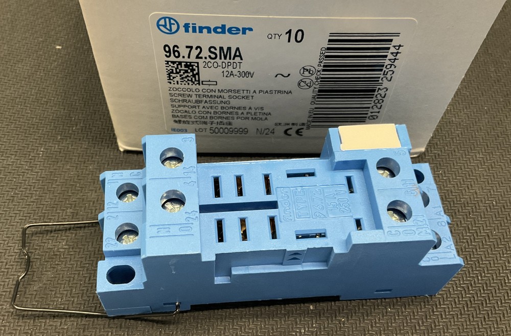 96.72.SMA – SCREW TERMINAL SOCKET – 12A 300V AC – DPDT