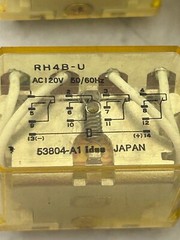 Lot Of 5 idec 53804-A1 RH4B- U AC 120V 50/60Hz NEW