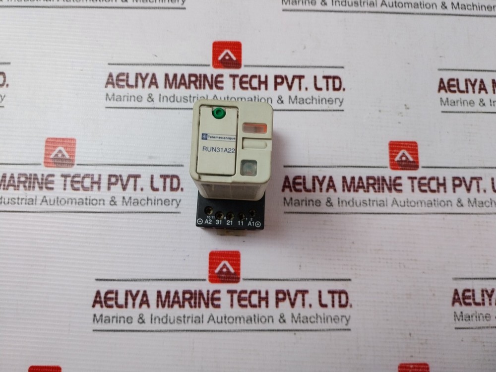 TELEMECANIQUE RUN31A22 BD Relay with RUZ 1A Socket 10A 50/60Hz