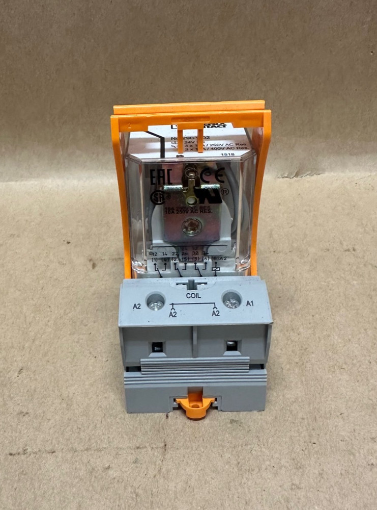 Phoenix Contact 2903702 Single Relay w/ RIF-4-BSC/3×21 Relay Base