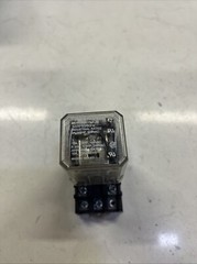 SA 29513 RELAY BLOCK BLADE SOCKET 300V 10A 11-PIN & KUP-14A15-120 Used Pair