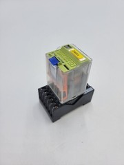 Comat C3-A30DX Plug-In Relay 10 Amp 250VAC-1 10 Amp 30VDC-1 DC1.3W 3 Pole 11 Pin